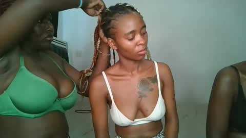 Snapshot of hottie_mistie chatting on 30, 4, 2026 hottie_mistie online show from 30, 4, 2026