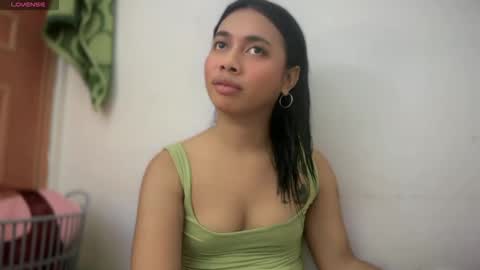Snapshot of hottiescummerx chatting on 21, 4, 2026 N I C A online show from 21, 4, 2026