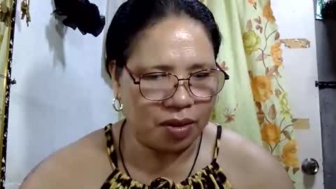 Snapshot of hottycrissy4u chatting on 4, 6, 2026 hottycrissy4u online show from 4, 6, 2026