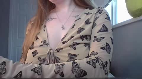 Snapshot of hotwifelili chatting on 21, 4, 2026 hotwifelili online show from 21, 4, 2026