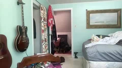 Snapshot of howlingatnothing chatting on 3, 3, 2026 howlingatnothing online show from 3, 3, 2026