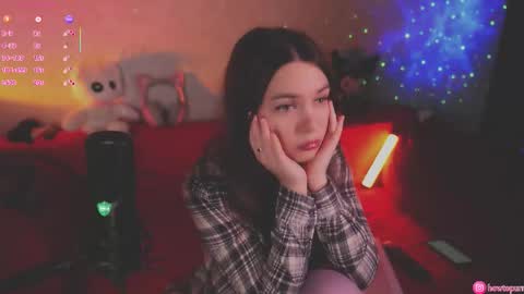 Mia online show from 6, 11, 2025