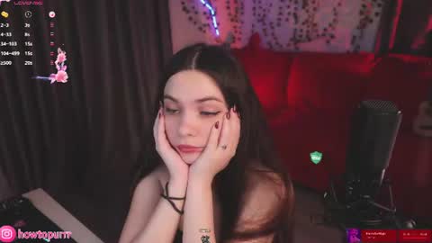 Snapshot of howtomeow chatting on 9, 7, 2026 Mia online show from 9, 7, 2026