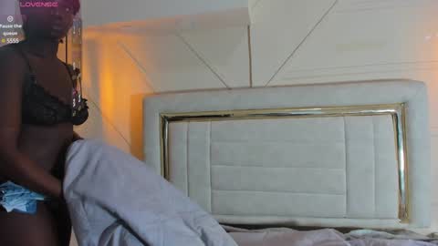 Snapshot of huddah_cam chatting on 28, 12, 2024 huddah online show from 28, 12, 2024