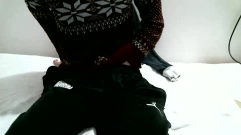 Snapshot of hug_me chatting on 27, 1, 2025 Keanu online show from 27, 1, 2025