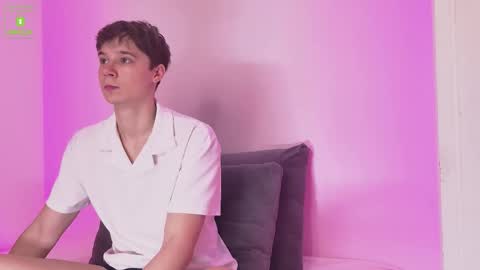 Snapshot of hugebangins_ chatting on 3, 10, 2025 ANTHONY online show from 3, 10, 2025