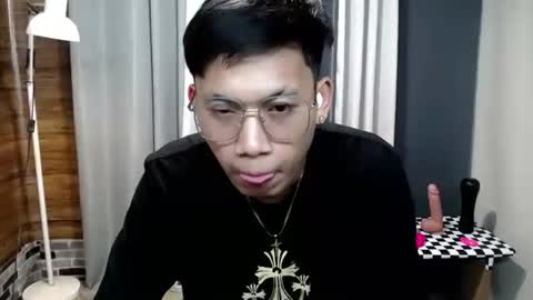 hugecockjames09 online show from 17, 10, 2025