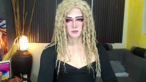 Snapshot of hugexmslovelyxcock chatting on 22, 4, 2026 MsLovely online show from 22, 4, 2026