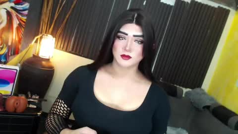 Snapshot of hugexmslovelyxcock chatting on 25, 4, 2026 MsLovely online show from 25, 4, 2026