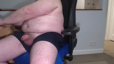 Huggie Bear online show from 26, 2, 2025