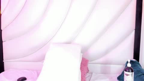 Snapshot of hugo_cooper chatting on 18, 2, 2025 HUGO online show from 18, 2, 2025