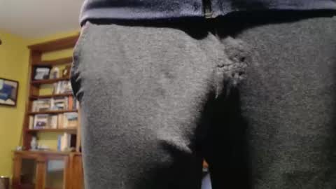 Snapshot of hung_hot_fit10 chatting on 5, 12, 2025 Big uncut cock dripping online show from 5, 12, 2025