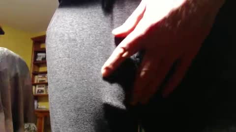 Snapshot of hung_hot_fit10 chatting on 18, 12, 2025 Big uncut cock dripping online show from 18, 12, 2025