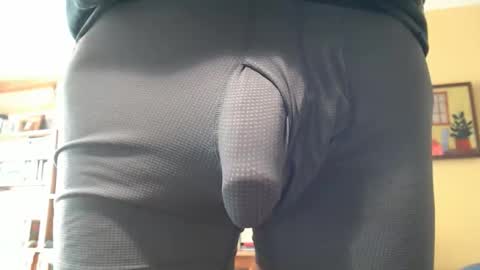 Snapshot of hung_hot_fit10 chatting on 20, 12, 2025 Big uncut cock dripping online show from 20, 12, 2025