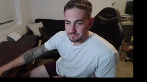 Snapshot of hungmtnman2256 chatting on 30, 6, 2026 hungmtnman2256 online show from 30, 6, 2026