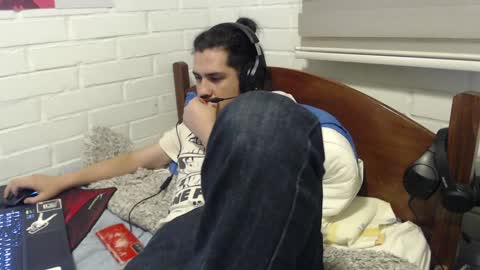 Snapshot of hungweeb chatting on 12, 12, 2024 Rod online show from 12, 12, 2024