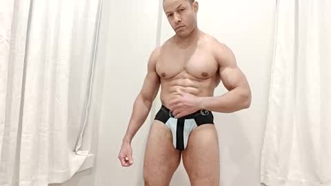 Snapshot of hungxpert chatting on 16, 11, 2025 hungxpert online show from 16, 11, 2025