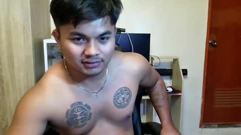 Snapshot of hunkyzeus chatting on 24, 4, 2026 hunkyzeus online show from 24, 4, 2026