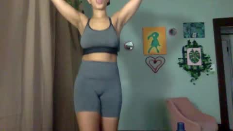 Snapshot of hunyybunz chatting on 7, 1, 2025 Goddess Hunyy online show from 7, 1, 2025