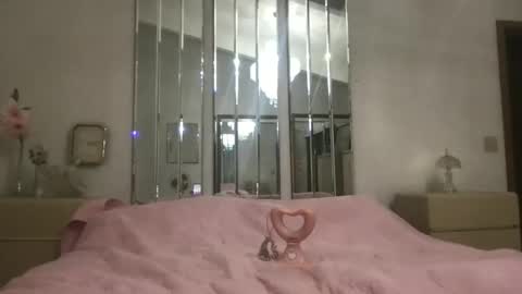 Snapshot of hunyybunz chatting on 27, 10, 2025 Goddess Hunyy online show from 27, 10, 2025