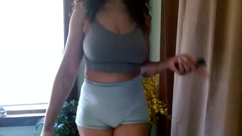 Snapshot of hunyybunz chatting on 15, 11, 2025 Goddess Hunyy online show from 15, 11, 2025