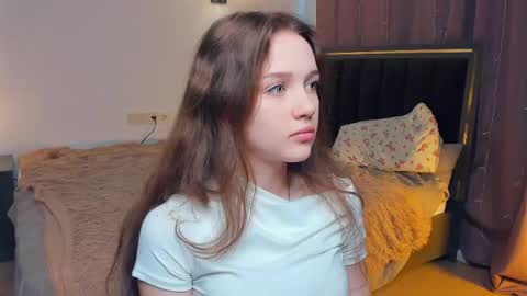 Snapshot of hwadwellingham chatting on 27, 4, 2026 Lily online show from 27, 4, 2026