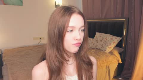 Snapshot of hwadwellingham chatting on 19, 5, 2026 Lily online show from 19, 5, 2026
