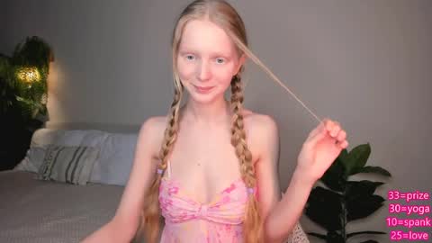 Snapshot of hypnoootic chatting on 28, 4, 2026 Jenny online show from 28, 4, 2026