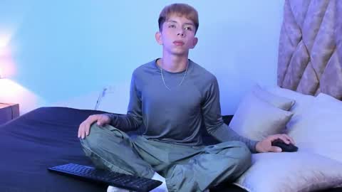 Son Hyunjin online show from 21, 12, 2025