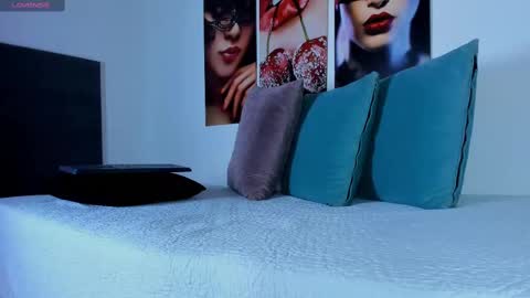 Snapshot of i_am_dolls chatting on 14, 10, 2025 The Dolls online show from 14, 10, 2025