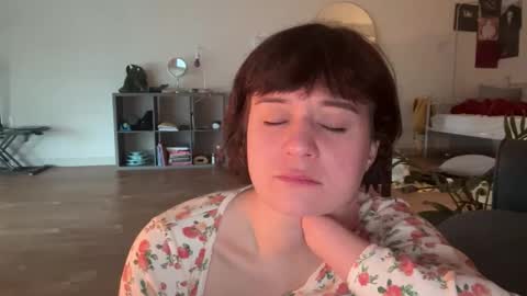 Snapshot of i_love_olive chatting on 7, 2, 2026 Olive online show from 7, 2, 2026