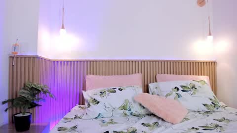 Snapshot of iam_cami chatting on 19, 12, 2024 online show from 19, 12, 2024