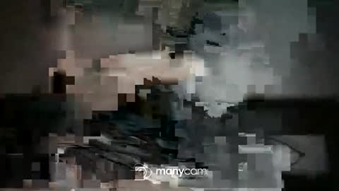 Snapshot of iam_leooo chatting on 2, 1, 2025 juan and roxana online show from 2, 1, 2025