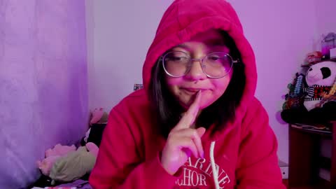 Snapshot of iam_zoechan chatting on 15, 12, 2024 Zoe 3 online show from 15, 12, 2024