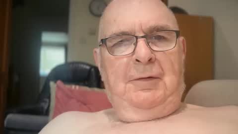Snapshot of ian53a chatting on 27, 5, 2026 ian53a - mature UK man for same online show from 27, 5, 2026