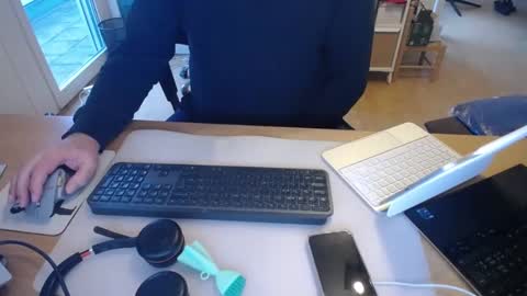 Snapshot of iandy12 chatting on 13, 12, 2024 iandy12 online show from 13, 12, 2024