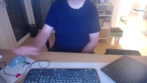 Snapshot of iandy12 chatting on 11, 9, 2025 iandy12 online show from 11, 9, 2025