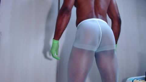 Snapshot of ianrashatxxx chatting on 16, 5, 2026 Ian Rashad online show from 16, 5, 2026