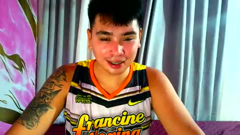 Snapshot of iconic_vince chatting on 22, 10, 2025 iconic_vince online show from 22, 10, 2025