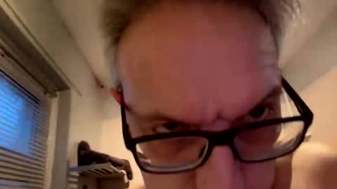 Snapshot of icums4u chatting on 15, 12, 2025 icums4u online show from 15, 12, 2025