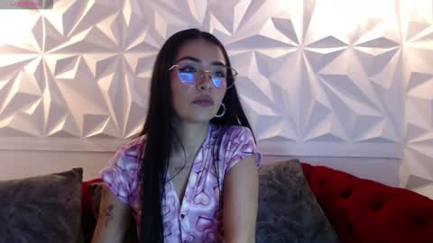 Snapshot of idk_24 chatting on 5, 12, 2025 Tifanny online show from 5, 12, 2025