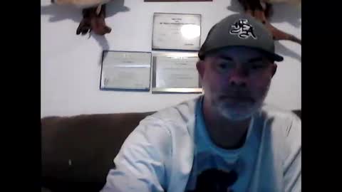 idkwhyidothis348732 online show from 15, 2, 2025