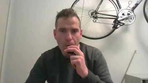 idontknowwhy1 online show from 31, 12, 2024