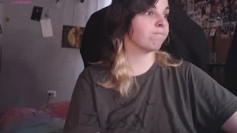 Snapshot of idontknowwhyjojo chatting on 8, 7, 2026 Saya online show from 8, 7, 2026