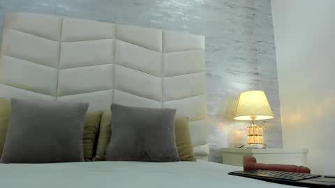 Iggy Banks online show from 4, 12, 2024