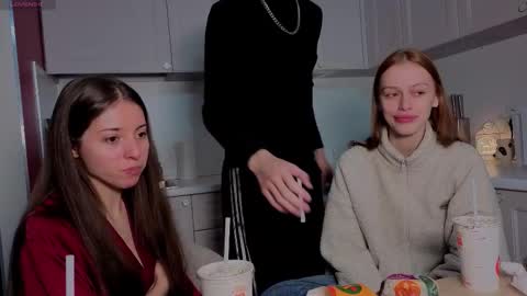 Julia and Mira online show from 21, 12, 2025