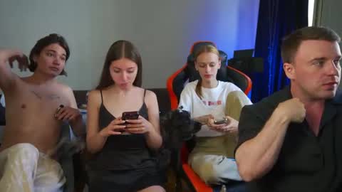 Snapshot of ihavepaws33 chatting on 28, 6, 2026 Julia and Mira online show from 28, 6, 2026