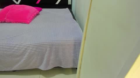 Isabella online show from 30, 9, 2025