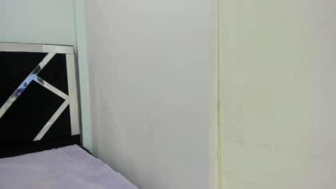 Isabella online show from 3, 10, 2025