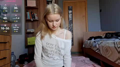 Snapshot of ilianamessersmith chatting on 26, 4, 2026 ShyLuna online show from 26, 4, 2026
